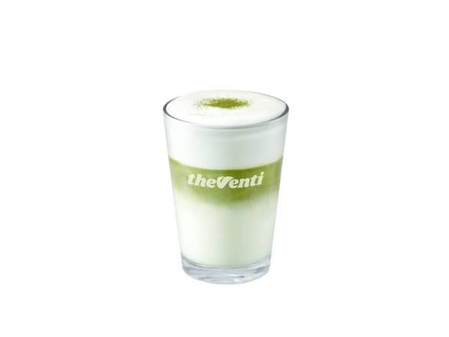 Iced Matcha Einspanner (14 oz, Half Venti).